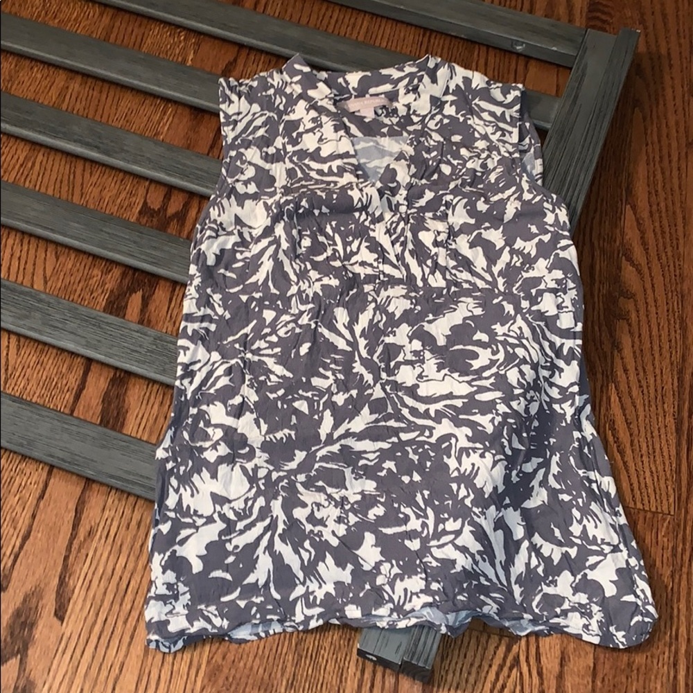 5/$25 Banana Republic size 0 blouse